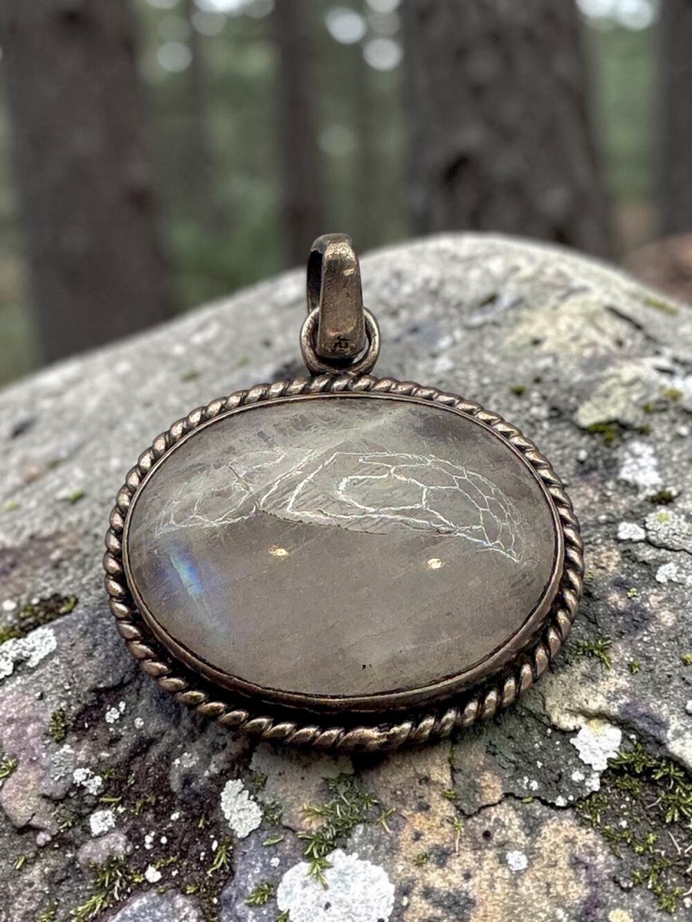 Vintage Silver Oval Pendant Iridescent Moonstone Cabochon Stone Rope Edge Bezel